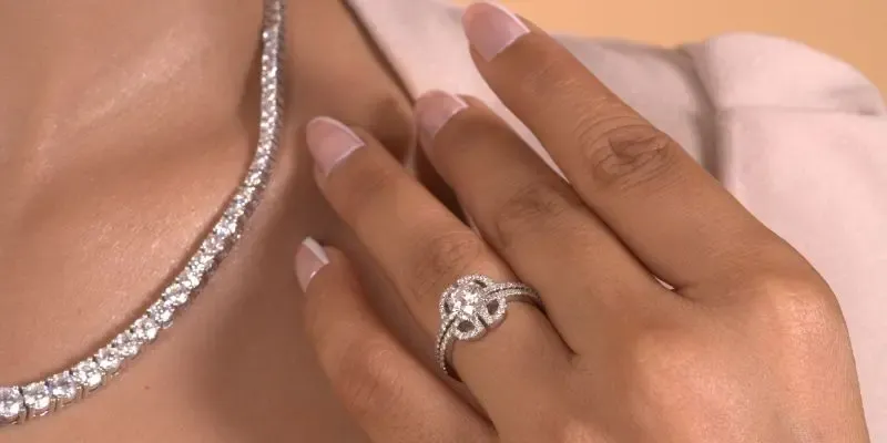 What Is a Solitaire Diamond and How to Choose the Perfect One?