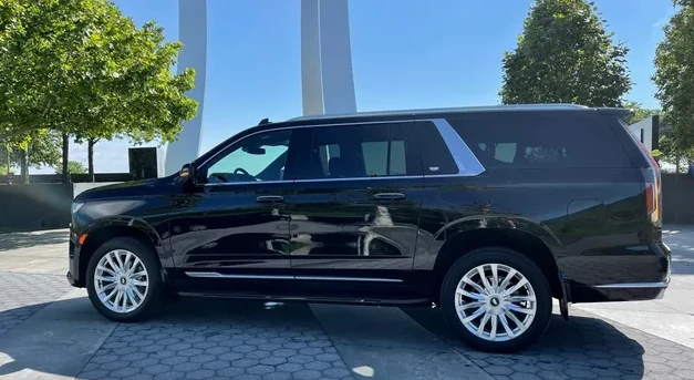 The Essential Role of Chauffeured Services in High-Stakes Business Meetings