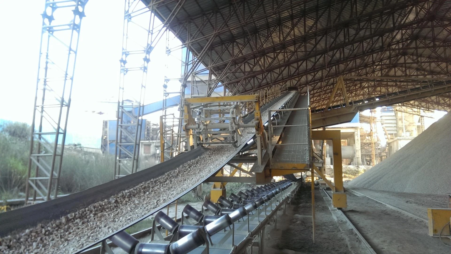 How to Identify the Best Belt Conveyor Suppliers for Your Needs