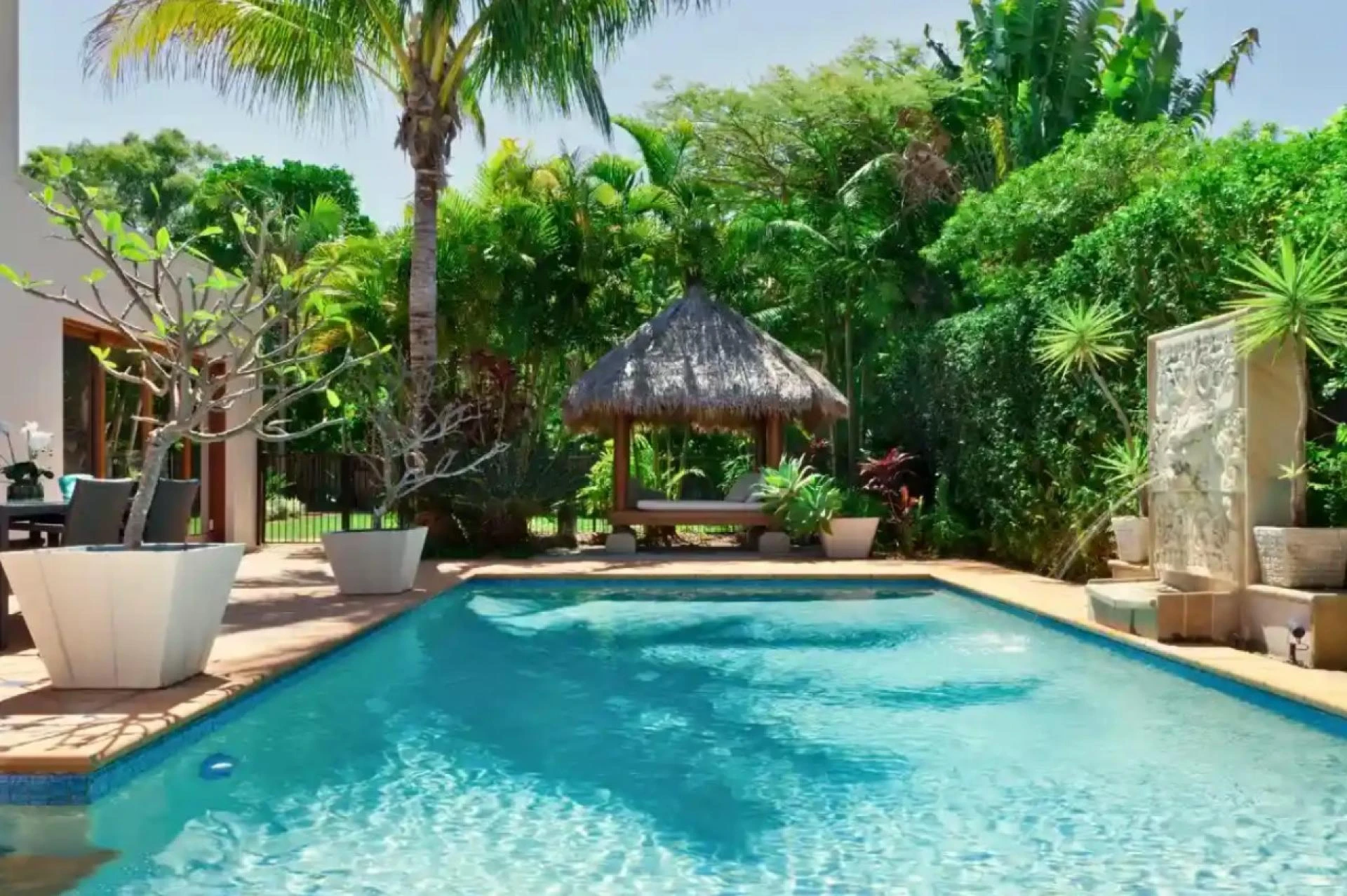 DIY Fiberglass Pools vs Concrete: Which Lasts Longer?