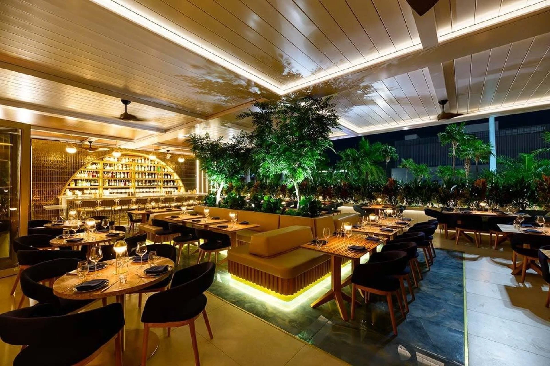 Top 5 Luxury Dining Restaurants in Miami Beach You Need to Experience!
