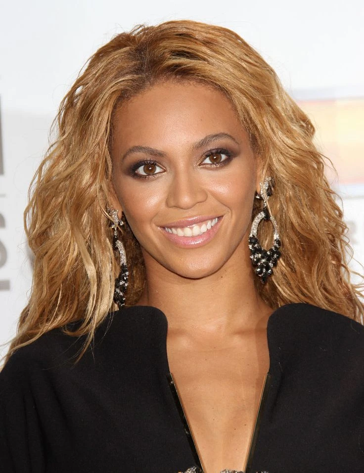 Human Hair Wigs: A Guide to Natural Beauty and Versatile Styling