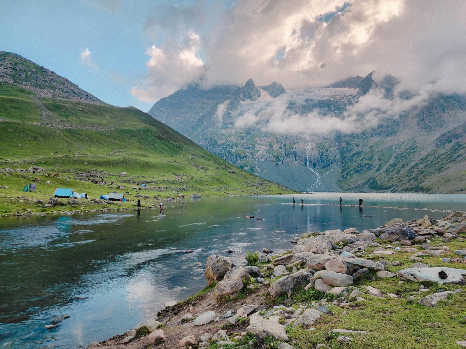 10 Stunning Great Lakes in Kashmir You Can Only Reach by Trekking