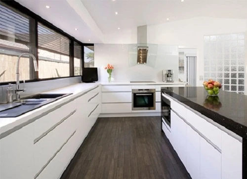 Stylish & Functional Kitchens: The Right Kitchen Splashbacks and Benchtop Materials