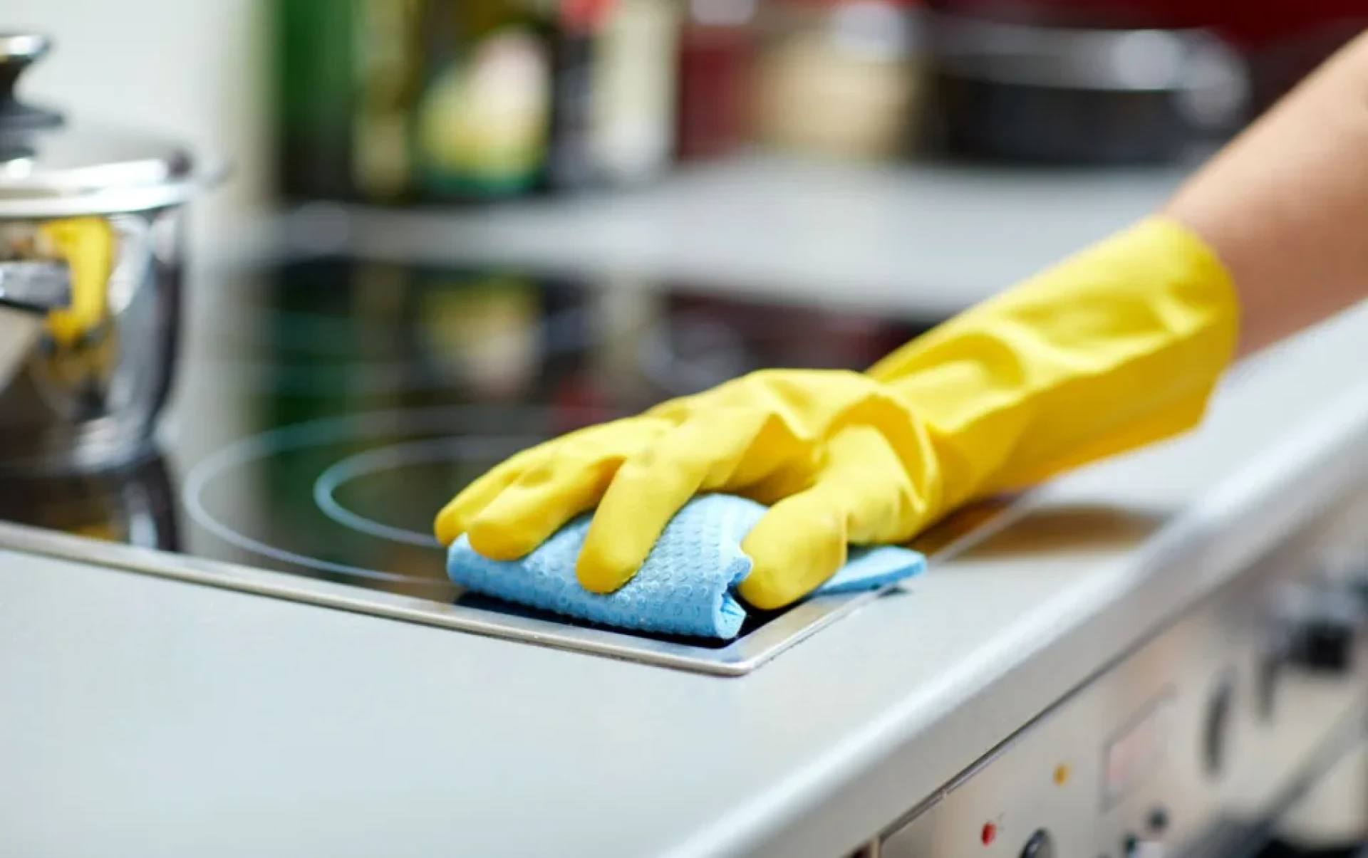 Effective Methods And Tips On How To Clean Kitchen Cabinets And Restore Their Shine