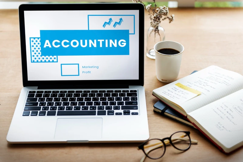 Is It the Right Time to Outsource Account Receivable Services? A Guide for Small Businesses