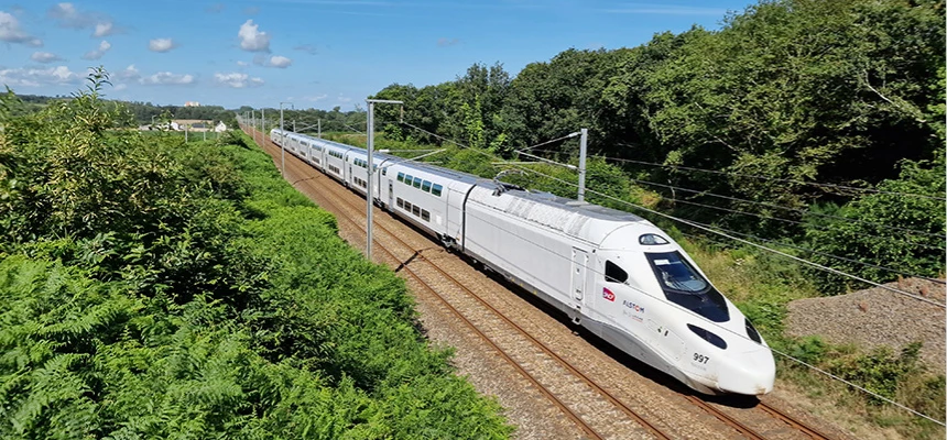 High-Speed Luxury: Exploring the World's Fastest Train Journeys | Luxury Trains