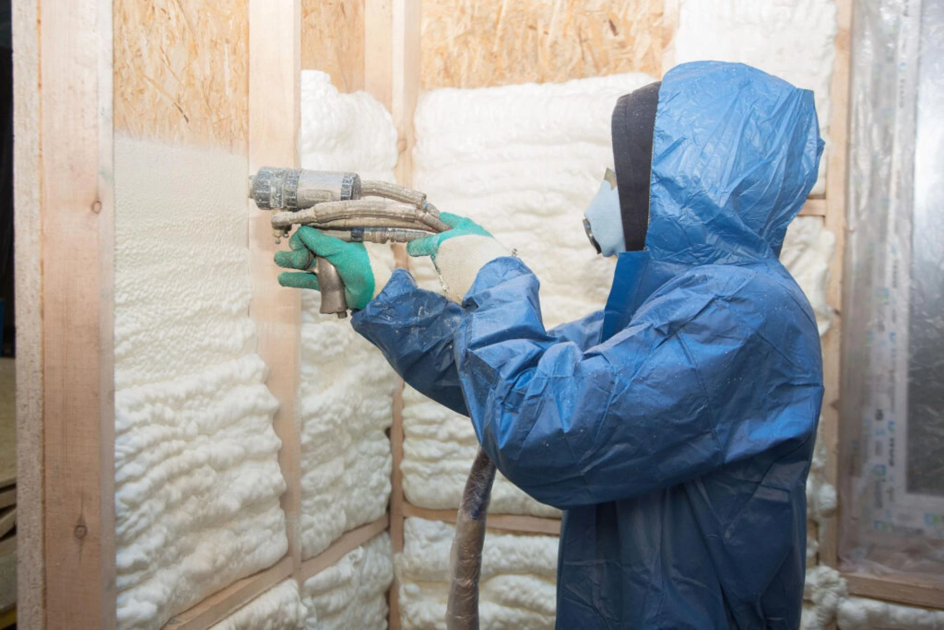 How Closed Cell Spray Foam Helps Reduce Air Leaks in Medford, Oregon Homes
