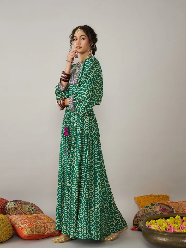 Minimalist vs. Maximalist: Two Directions in Modern Formal Dresses For Women