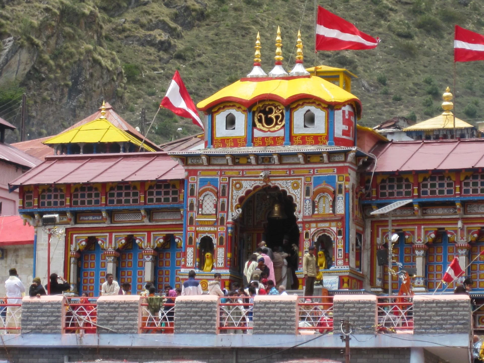 How to Do Dham Yatra by Helicopter: A Complete Guide for a Divine and Comfortable Journey