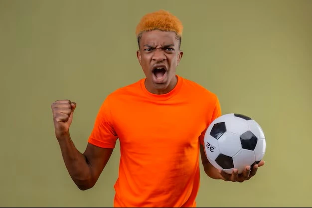 What Are the Differences Between Authentic vs. Cheap Replica Football Shirts?