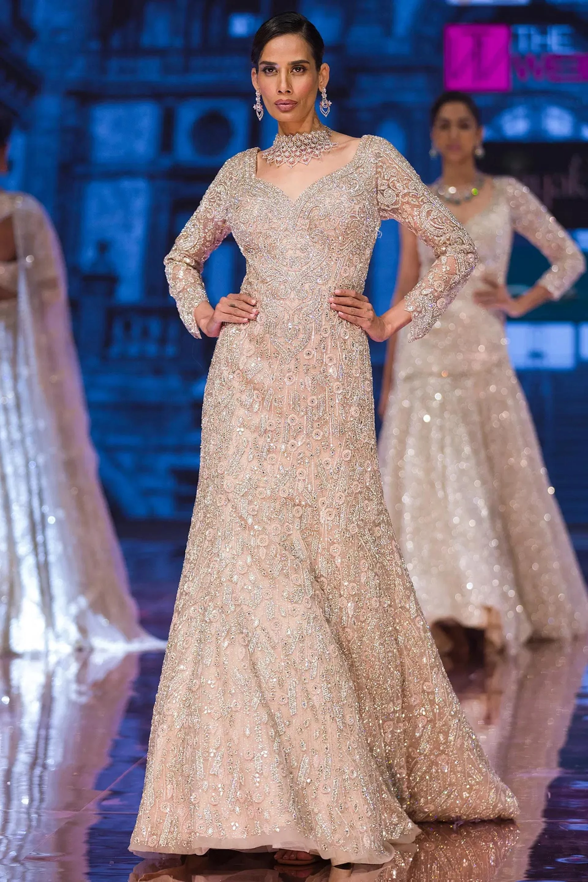 How to Choose the Right Outfits for Wedding: A Guide for Men and Women