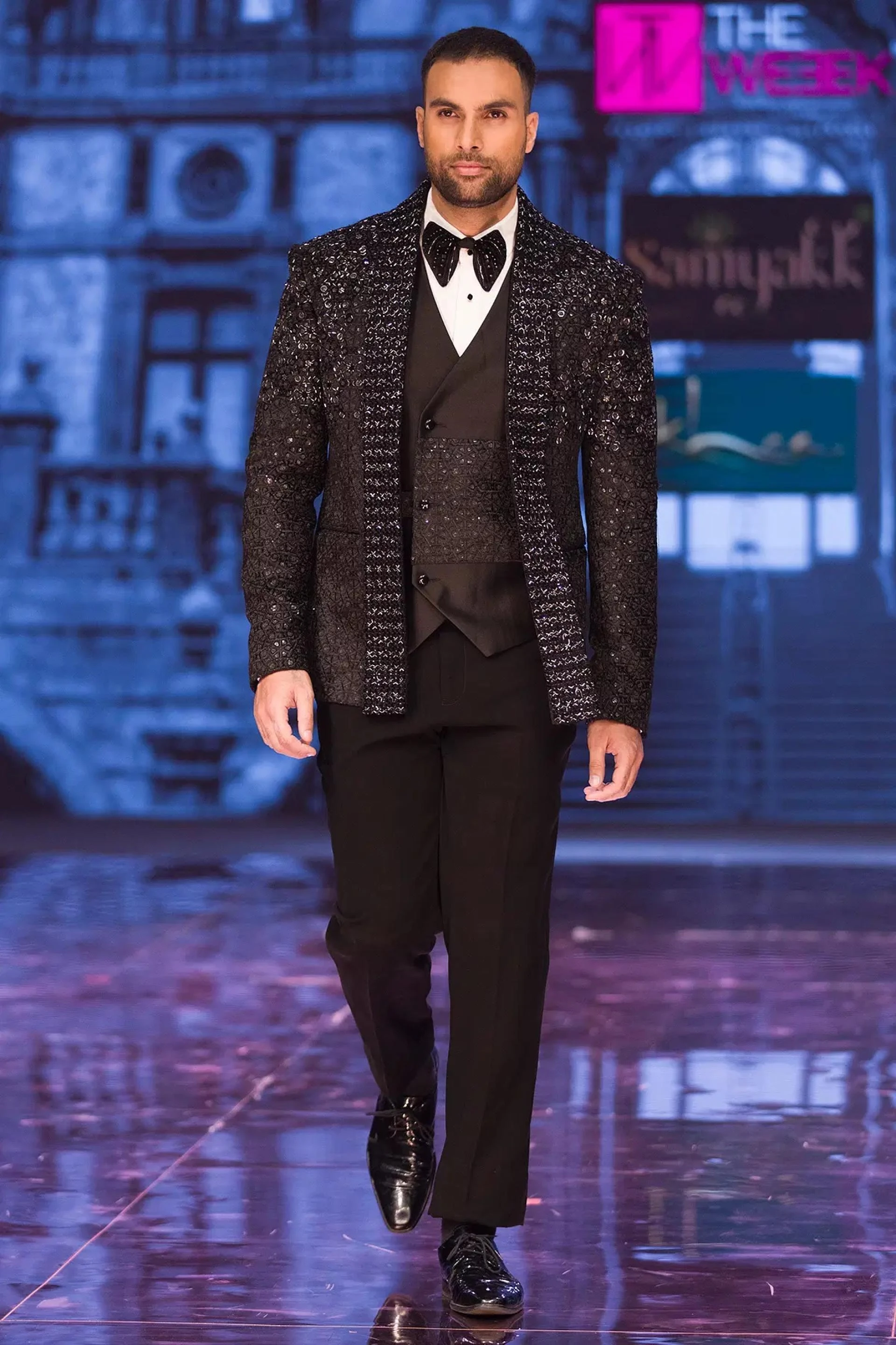 How to Choose the Right Outfits for Wedding: A Guide for Men and Women