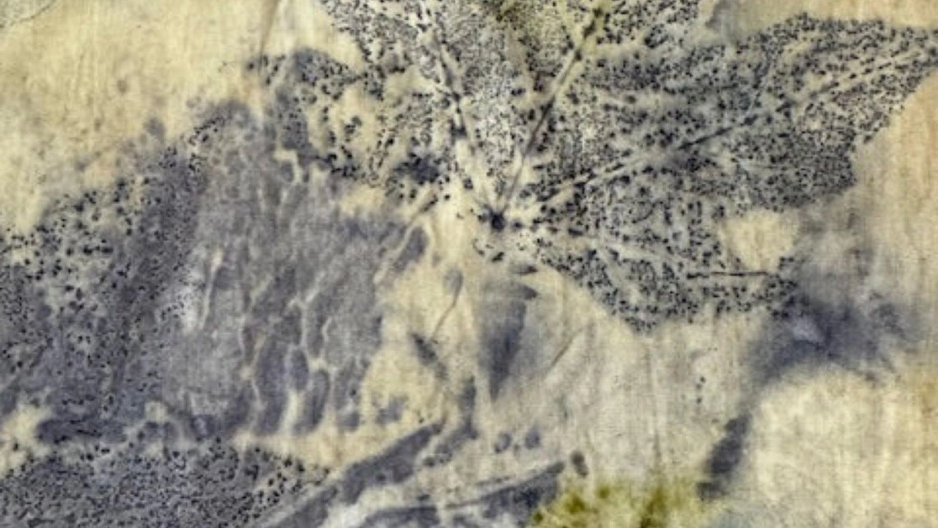 The Scarf Trick That Makes Any Basic Outfit Look Thoughtful