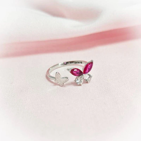 Top 5 Sterling Silver Rings for Women to Gift This Season