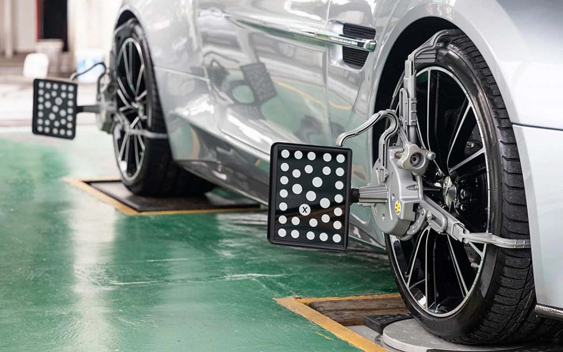 Top Signs You Need a Car Wheel Alignment in Abu Dhabi
