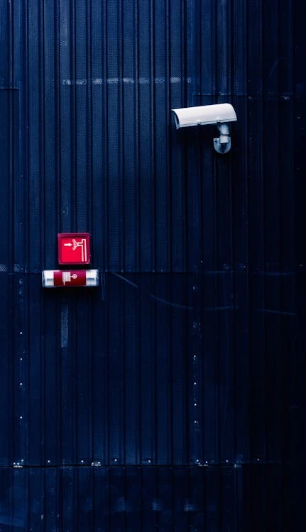 Still Relying on Locks and Cameras for Office Security? Add On-Site Patrols for True Safety