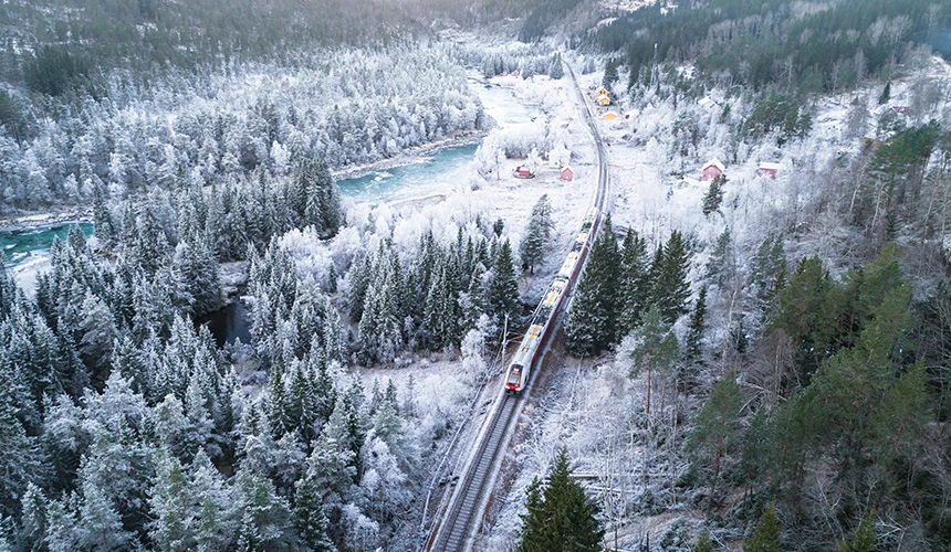 Winter Vacations Redefined: Explore by Luxury Trains