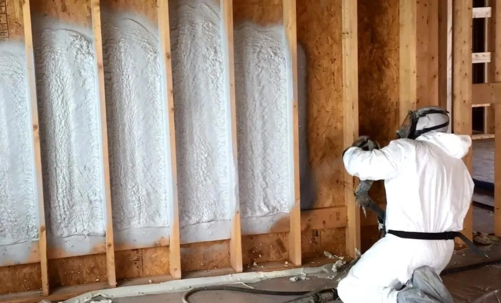 5 Structural Engineering Insights on Using Closed-Cell Spray Foam for Load-Bearing Walls