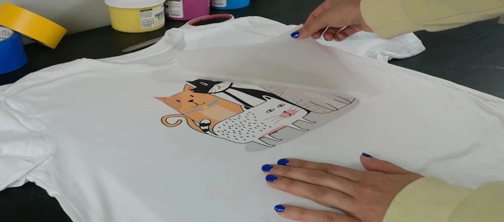 How to Choose Between DTF and Screen Printing for Custom Apparel