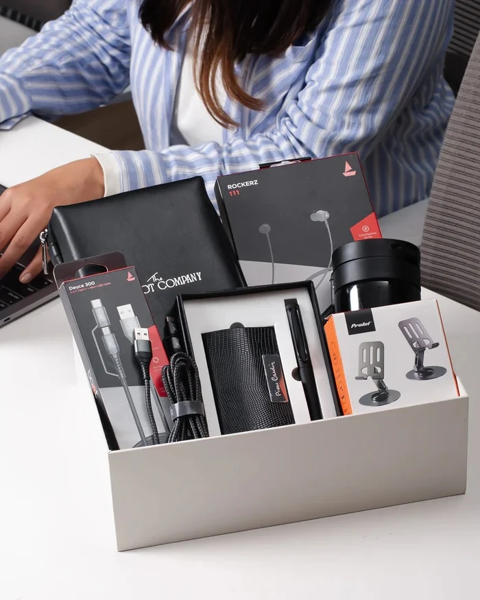 Top 10 Trending Corporate Gifts in 2025 that will be Loved by everyone
