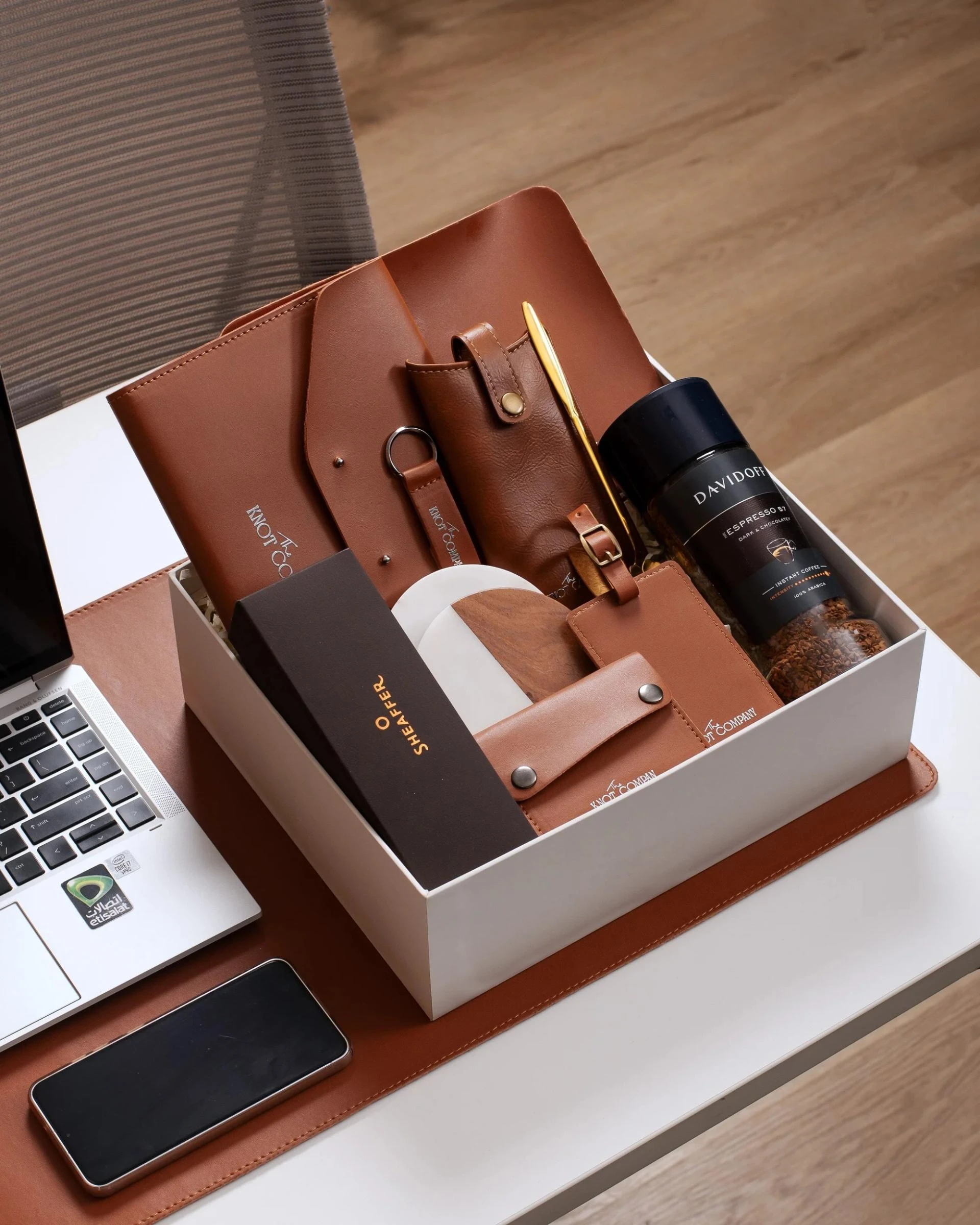 Top 10 Trending Corporate Gifts in 2025 that will be Loved by everyone