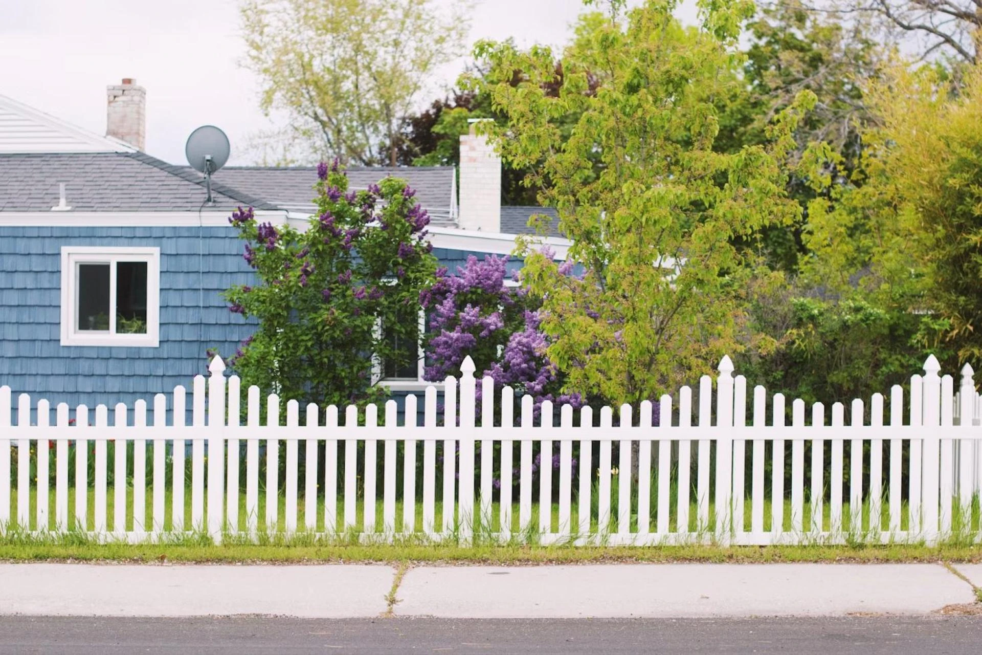 Smart Fence Investment: How Burlington County Homeowners Balance Style and Security