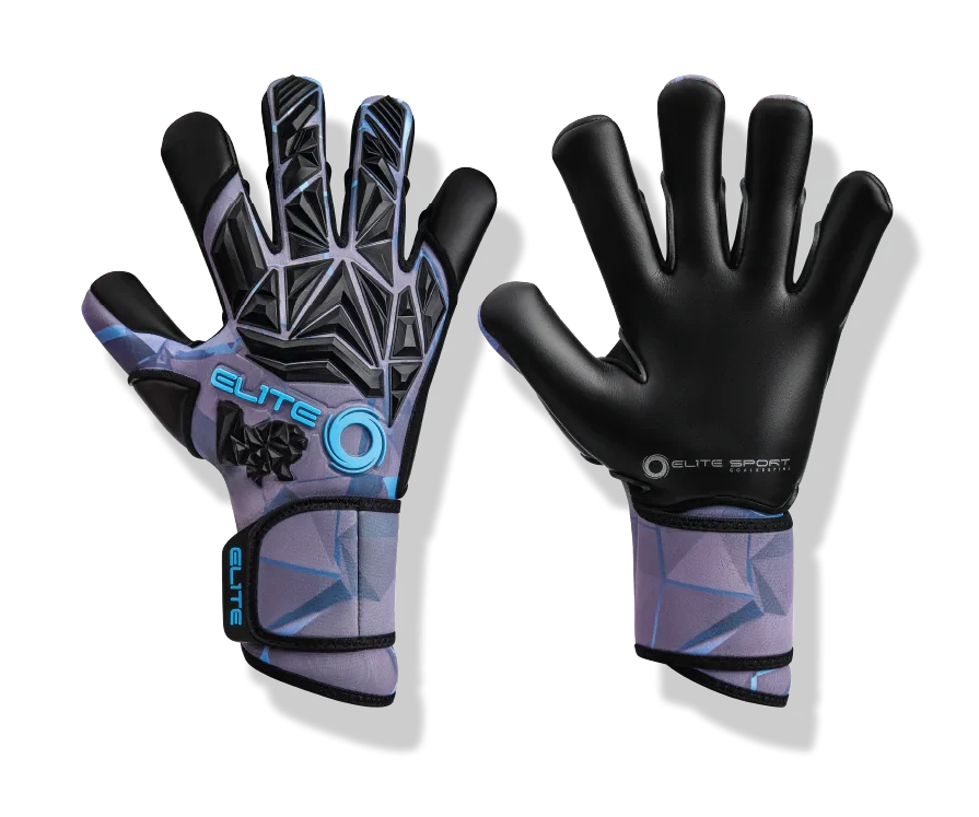 The Art of Grip and Control with Elite Comet Goalkeeper Gloves