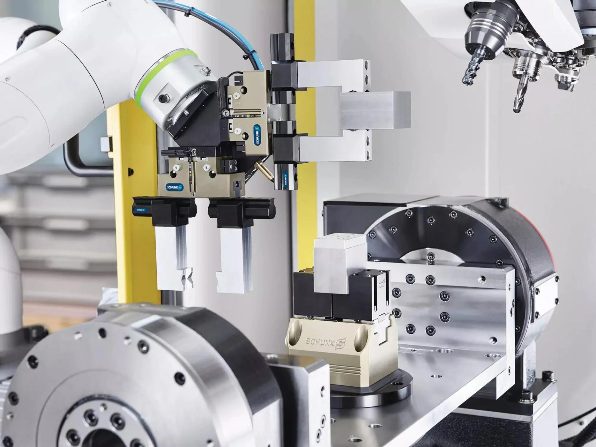 How Collaborative Robot Cobot Accessories Improve Safety and Efficiency 