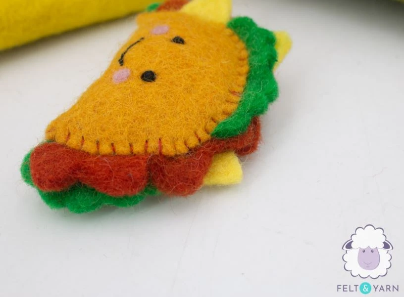 Easy and Fun Thanksgiving Felt Crafts for the Whole Family