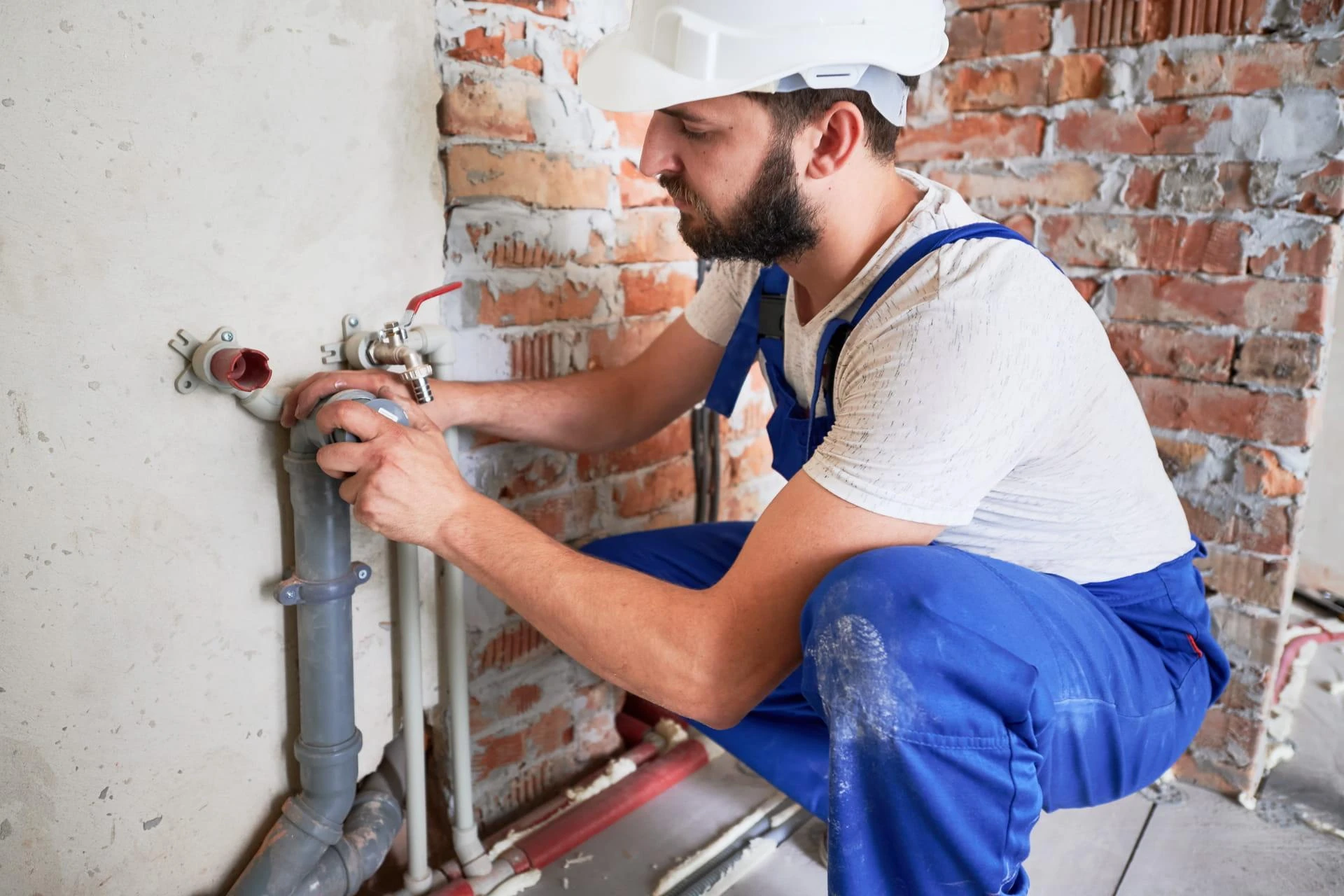 10 Key Signs Your Home Needs a Plumbing Company for Leak Detection