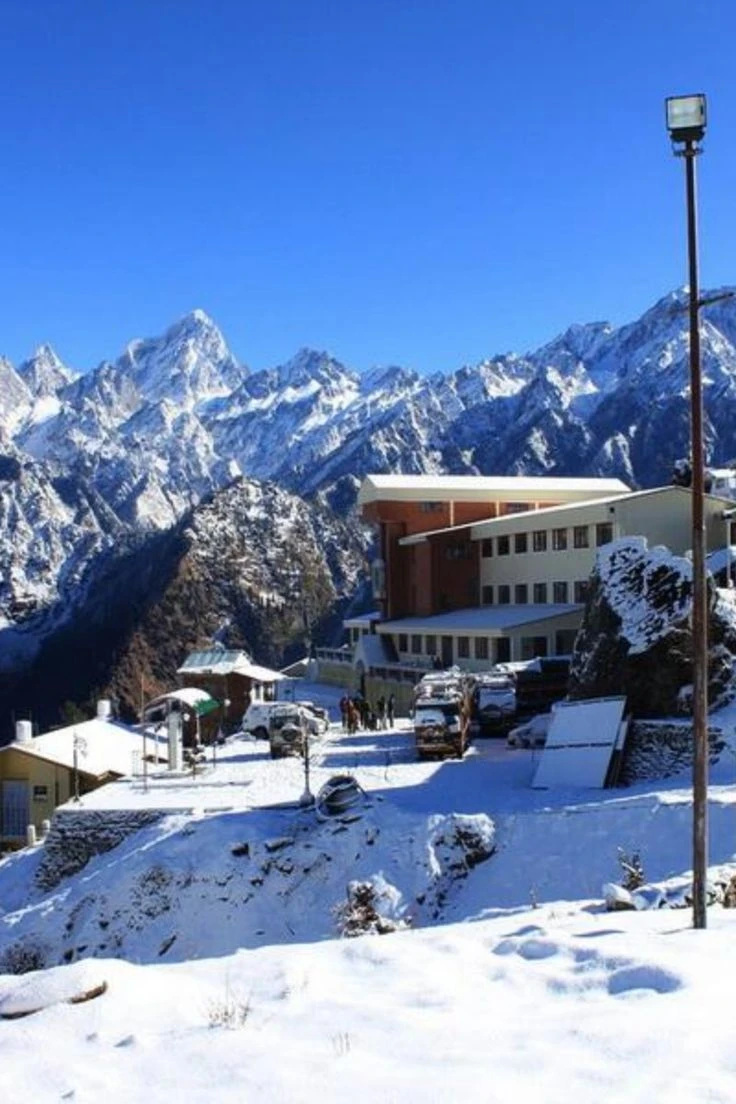 Your Complete Guide to the Most Scenic Himalayan Winter Trek