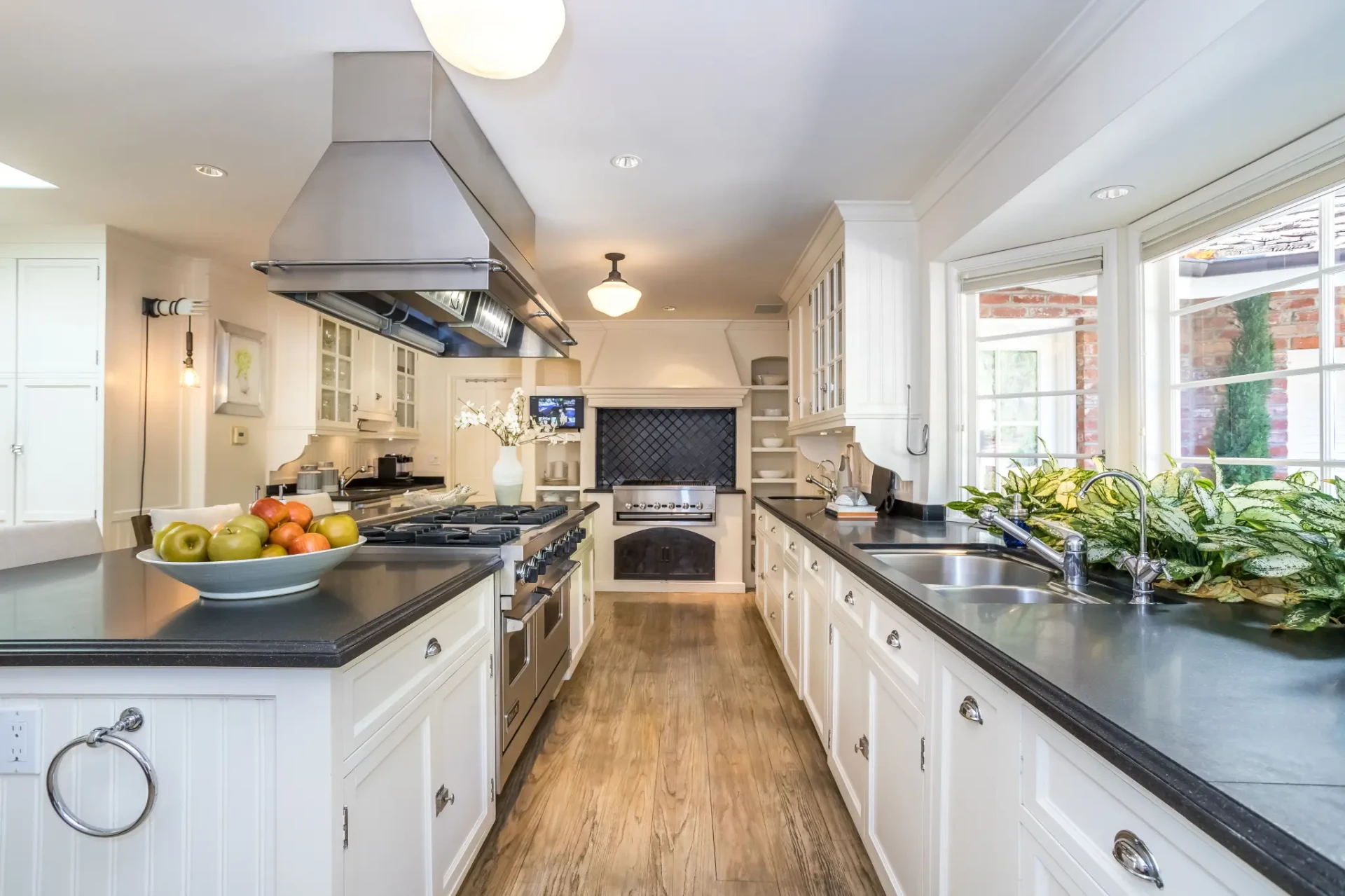 Want Jim Carrey’s Home Style? Start With Hardwood Flooring